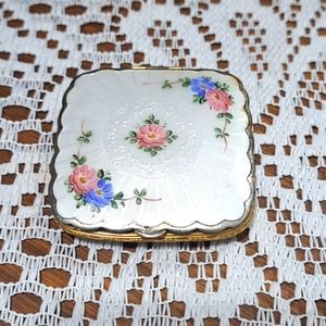 Vintage guillochet compact original makeup unused two compartments 2 mirrors exc